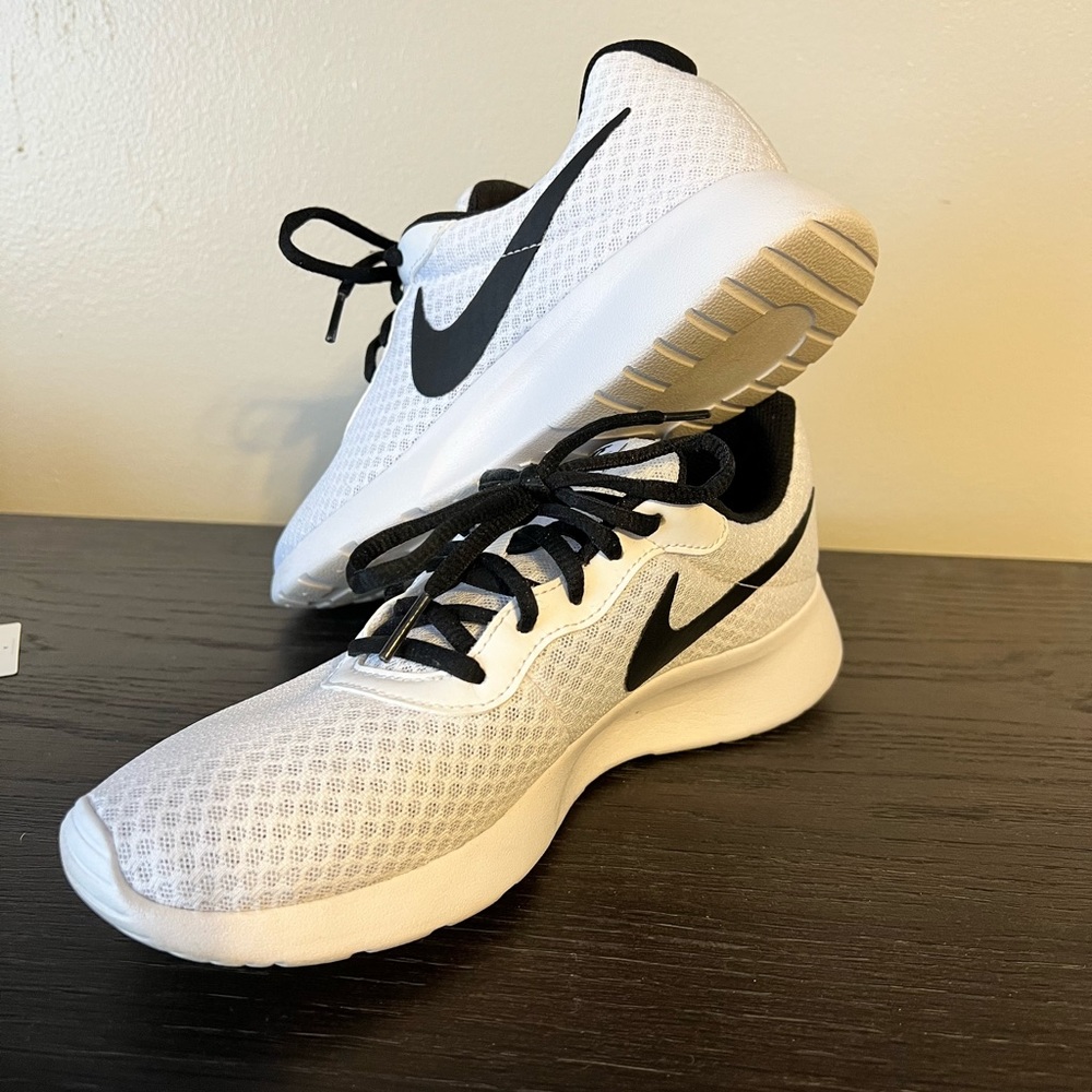 Nike Free Tennis Shies Size 8